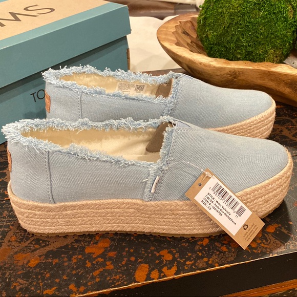 TOMS Women's Light Blue Espadrille Shoes - Picture 4 of 7